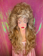 Load image into Gallery viewer, Bonnie