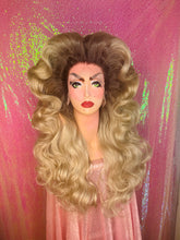 Load image into Gallery viewer, Farrah