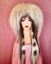 Load image into Gallery viewer, Classic Scene Girl